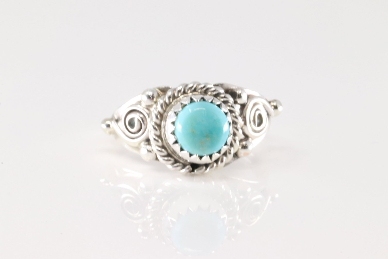 Native America Navajo Sterling Silver Turquoise Ring By Nathaniel & Danielle Dakai.: This is a Native America Navajo Sterling Silver Turquoise Ring By Nathaniel & Danielle Dakai. Ring size: 6.00.
