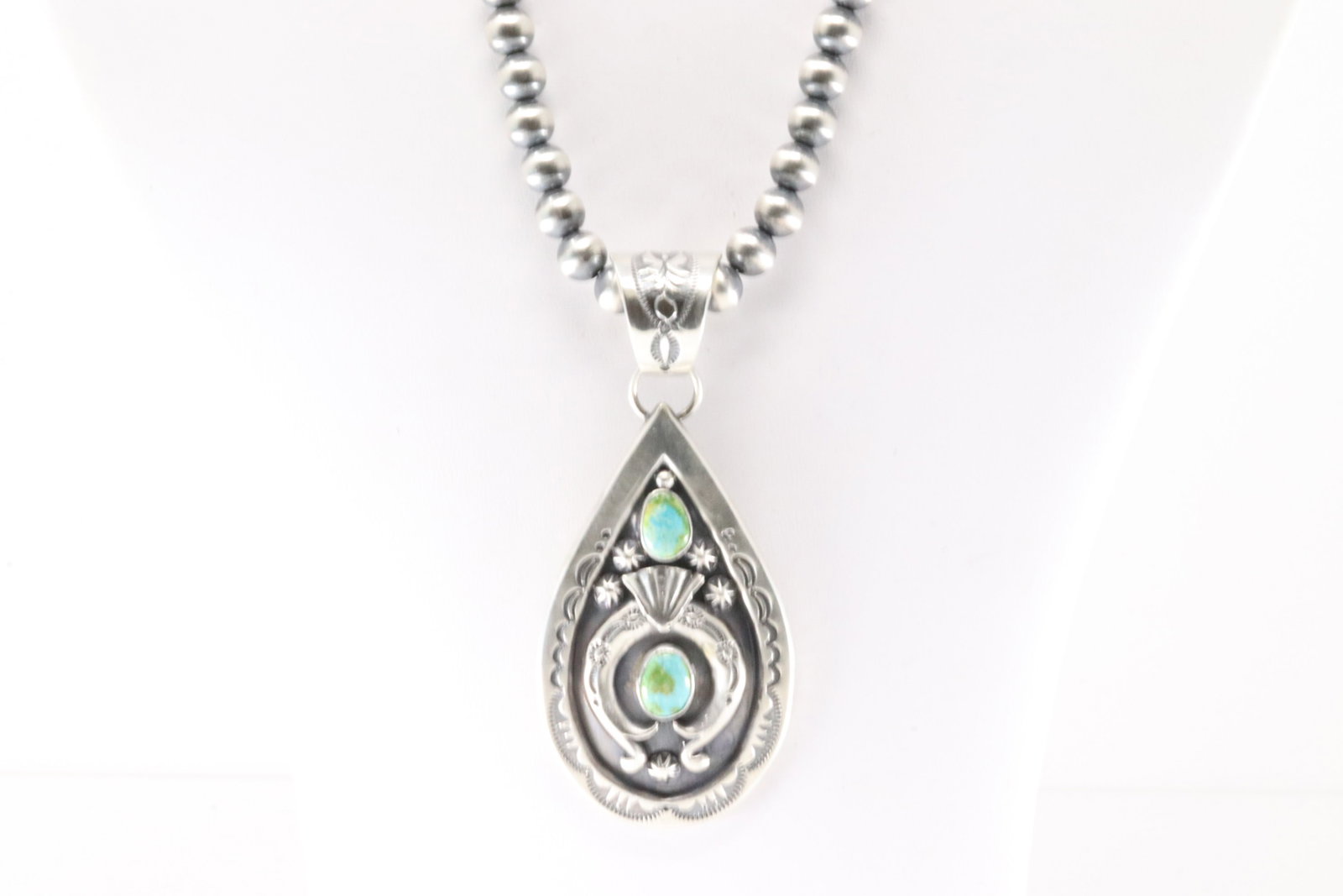 Native America Navajo Sterling Silver Sonora Gold Turquoise Necklace By Verley Betone.: This is a Native America Navajo Sterling Silver Sonora Gold Turquoise Necklace By Verley Betone. Necklace length: 16.00"