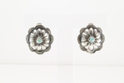Native America Navajo Sterling Silver Turquoise Conch Post Earring's.