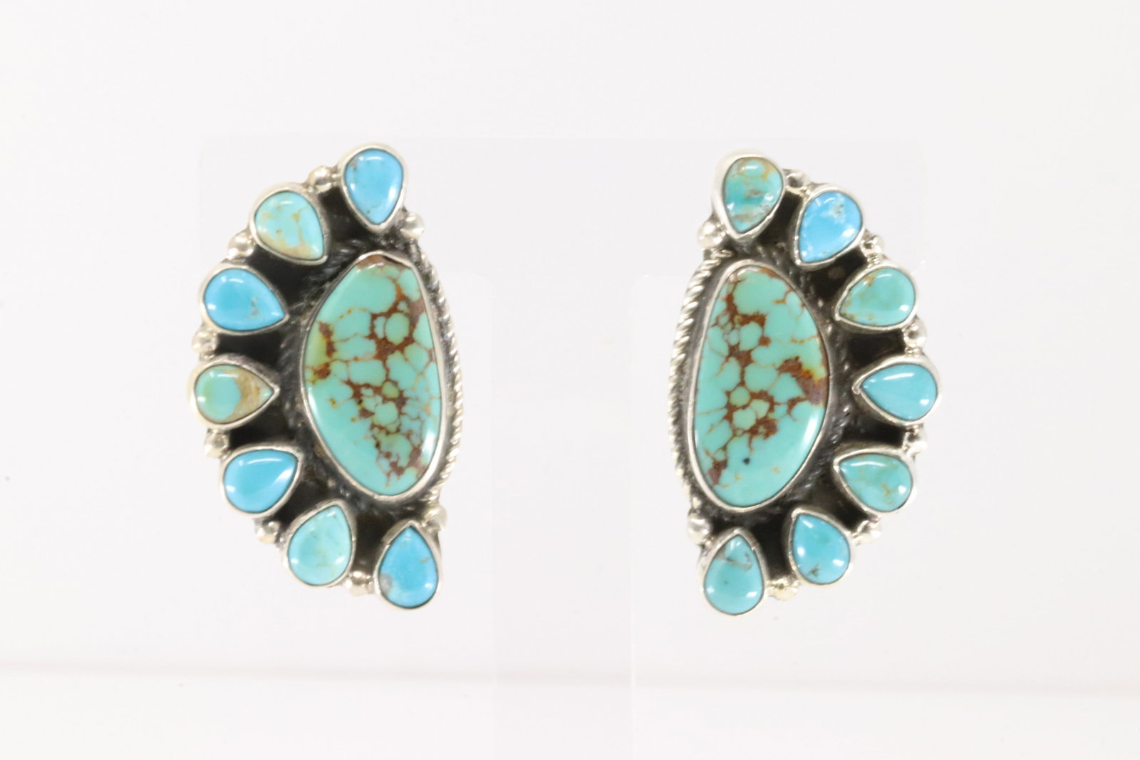 Native America Navajo Sterling Silver Kingman Turquoise Post Earring's By Geraldine James.: This is a Native America Navajo Sterling Silver Kingman Turquoise Post Earring's By Geraldine James. .