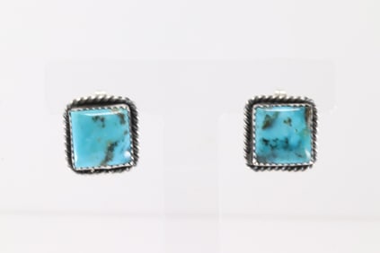 Native America Navajo Sterling Silver Kingman Turquoise Post Earring's By Freida Martinez.