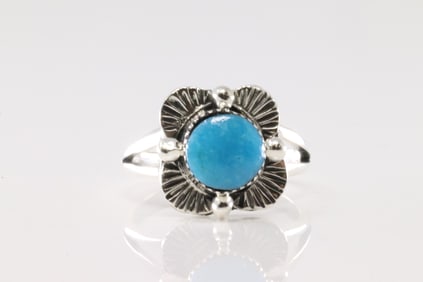 Native America Navajo Sterling Silver Turquoise Ring By Dorothy Lee.