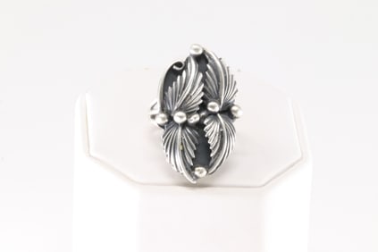 Native America Navajo Sterling Silver Solid Leaf Ring.