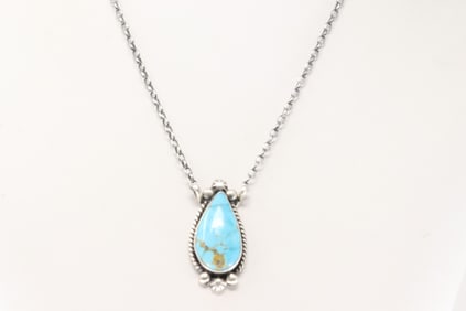Native America Navajo Sterling Silver Kingman Turquoise Necklace By Augustine Largo.