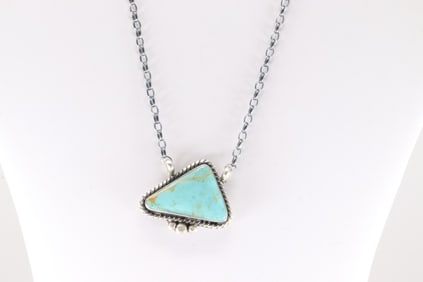 Native America Navajo Sterling Silver Kingman Turquoise Necklace By Augustine Largo.