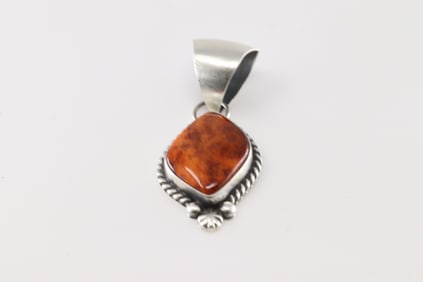 Native America Navajo Sterling Silver Spiny Osyter Pendant By Alfred Martinez.