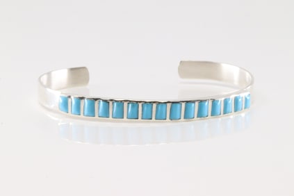 Native America Zuni Sterling Silver Turquoise Bracelet Cuff.