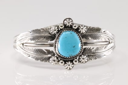 Native America Navajo Sterling Silver Turquoise Bracelet By Bobby Platero.