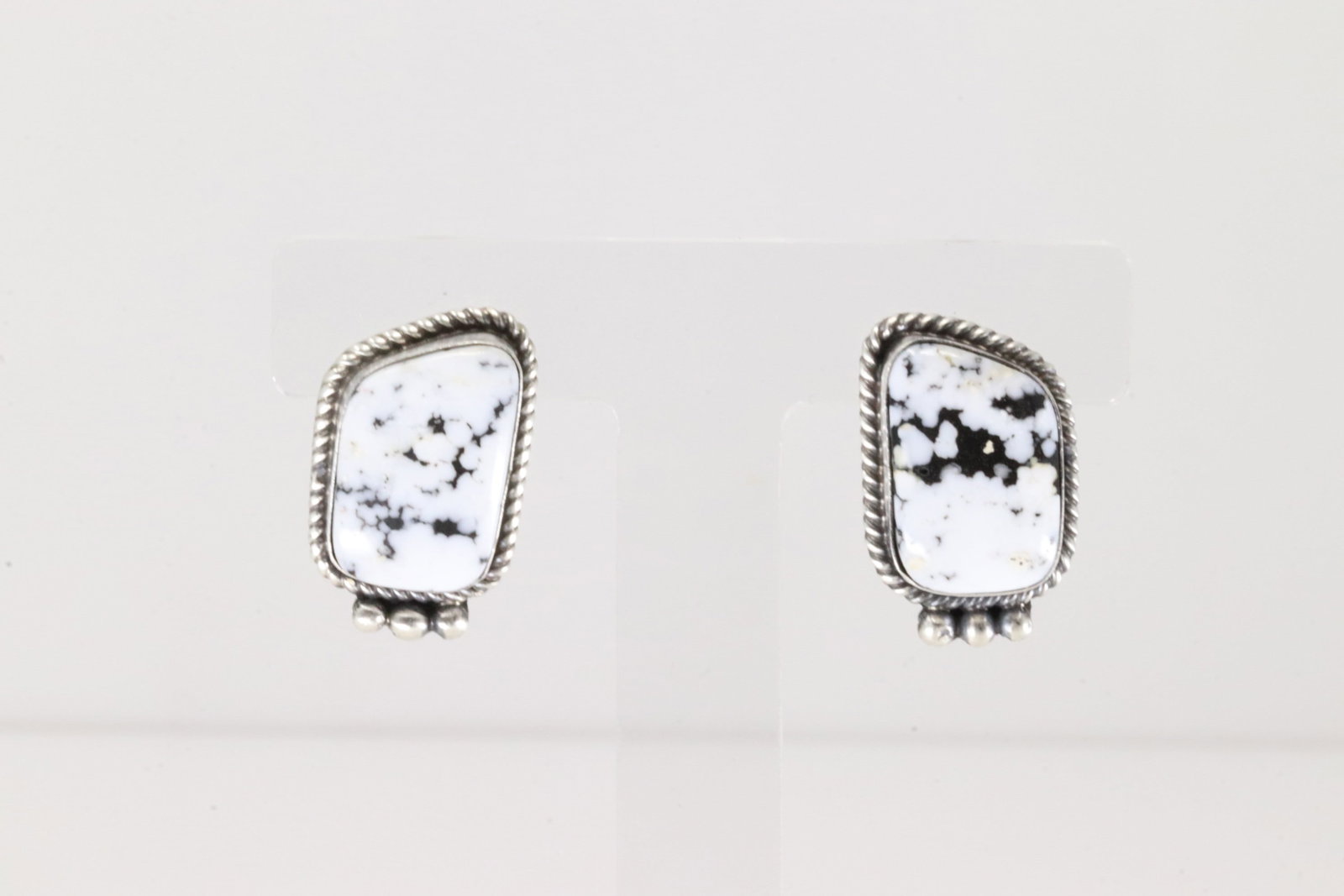 Native America Navajo Sterling Silver White Buffalo Post Earring's By Judith Dixon.: This is a Native America Navajo Sterling Silver White Buffalo Post Earring's By Judith Dixon.