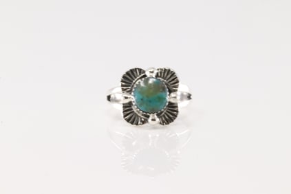 Native America Navajo Sterling Silver Turquoise Ring By Dorothy Lee.