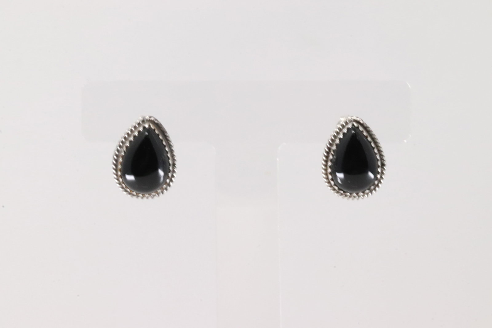 Native America Navajo Sterling Silver Black Onyx Post Earring's By Theresa Smith.: This is a Native America Navajo Sterling Silver Black Onyx Post Earring's By Theresa Smith.