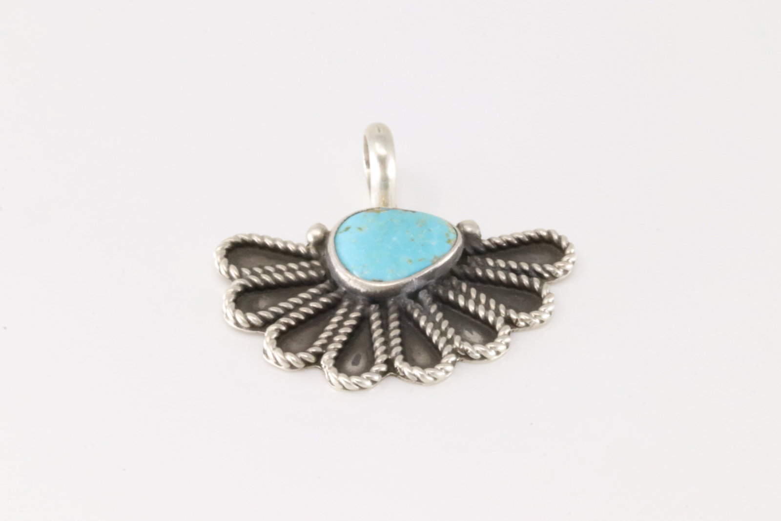 Native America Navajo Sterling Silver Kingman Turquoise Pendant By Geraldine James.: This is a Native America Navajo Sterling Silver Kingman Turquoise Pendant By Geraldine James.