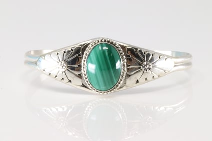 Native America Navajo Sterling Silver Malachite Bracelet Cuff By Renee Yazzie.