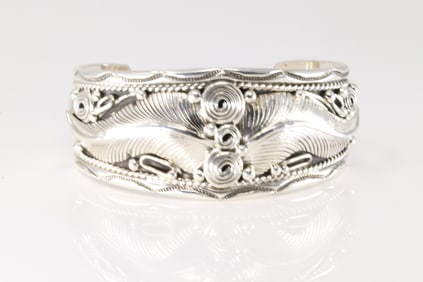 Native America Navajo Sterling Silver Solid Bracelet Leaf Cuff By Darrell Morgan.