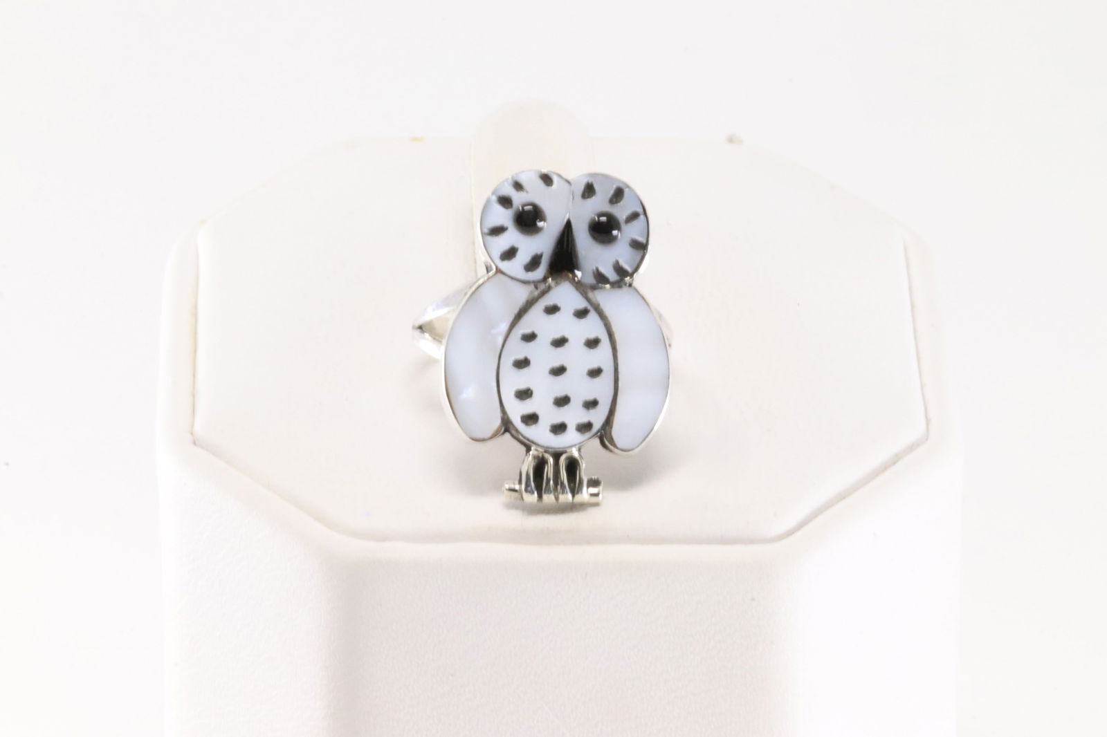 Native America Sterling Silver Owl Multi-Color Stone Ring By R.K.: This is a Native America Sterling Silver Owl Multi-Color Stone Ring By R.K. Ring size: 5.50.