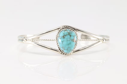 Native America Navajo Sterling Silver Turquoise Bracelet Cuff.