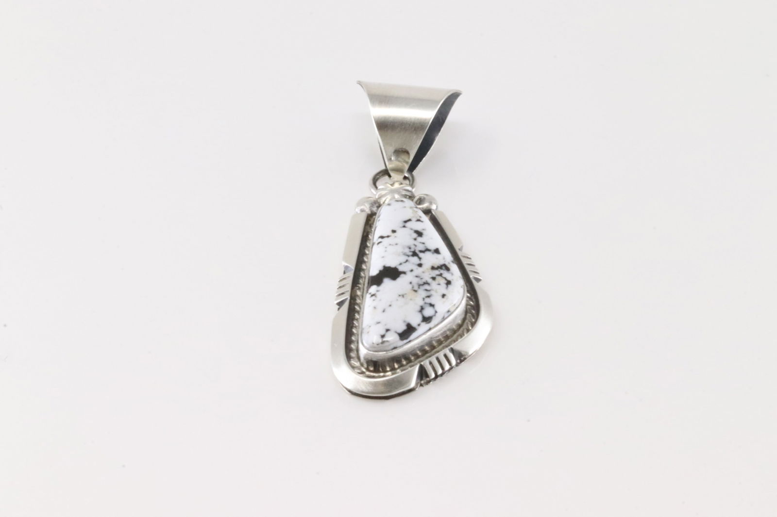 Native America Navajo Sterling Silver White Buffalo Pendant By Alfred Martinez. (1 of 3)