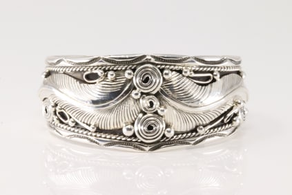 Native America Navajo Sterling Silver Solid Bracelet Leaf Cuff By Darrell Morgan.
