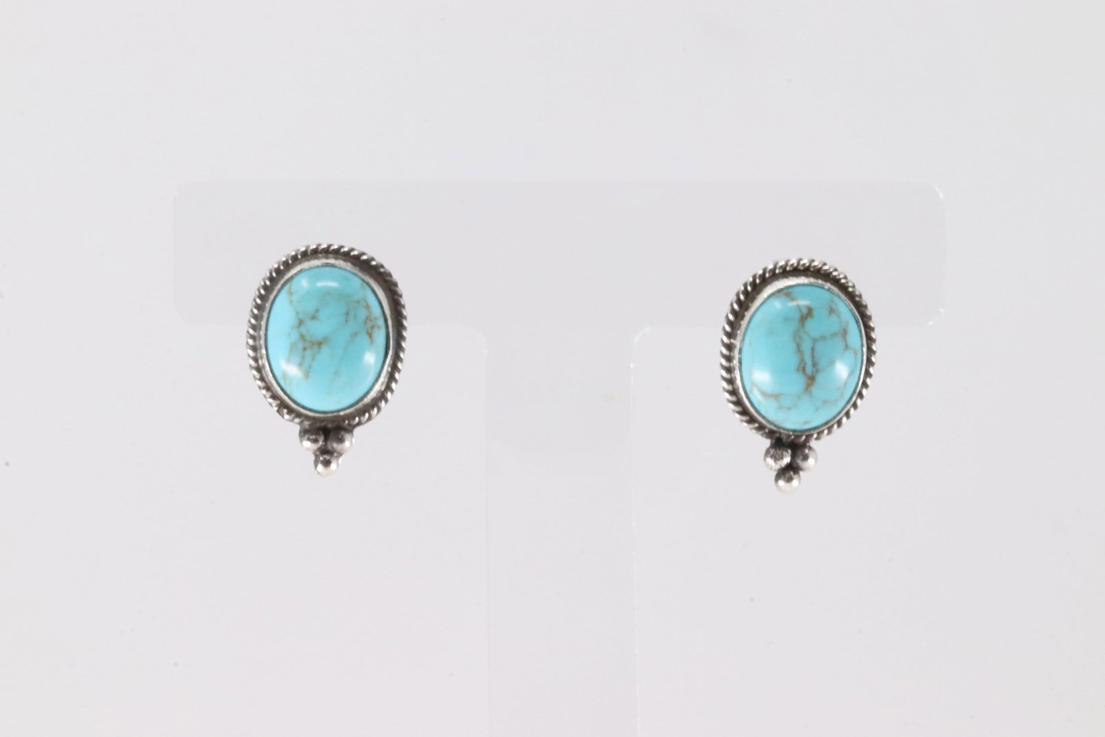 Native America Navajo Sterling Silver Kingman Turquoise Post Earring's By Theresa Smith.: This is a Native America Navajo Sterling Silver Kingman Turquoise Post Earring's By Theresa Smith.