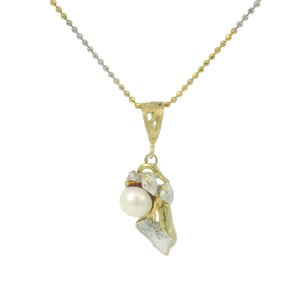 14K Pearl and Diamond Ladies Pendant with 22in 14K chain
