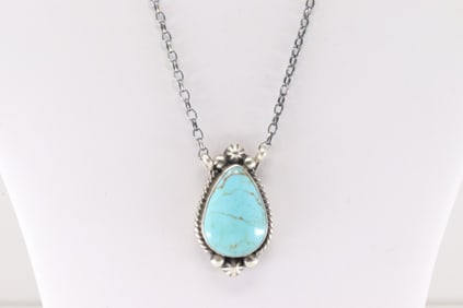 Native America Navajo Sterling Silver Kingman Turquoise Necklace By Augustine Largo.