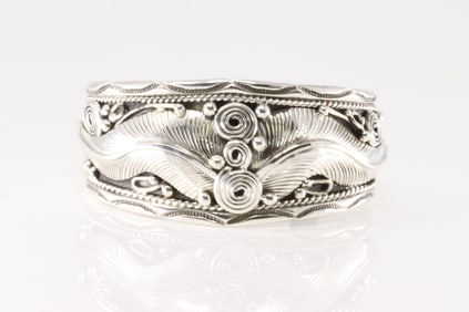 Native America Navajo Sterling Silver Solid Bracelet Leaf Cuff By Darrell Morgan.