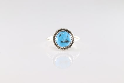 Native America Navajo Sterling Silver Turquoise Ring.