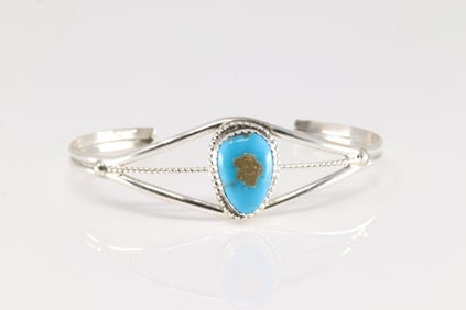Native America Navajo Sterling Silver Turquoise Bracelet Cuff.