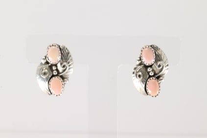 Native America Navajo Sterling Silver Pink Conch Shell Post Earring's By Maxine Ramirez.