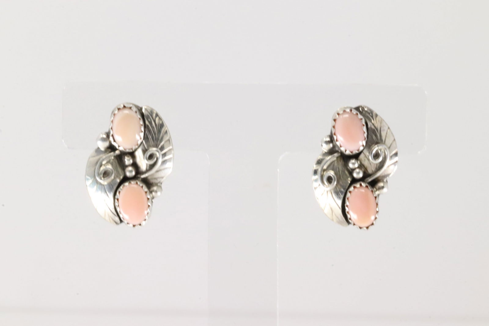 Native America Navajo Sterling Silver Pink Conch Shell Post Earring's By Maxine Ramirez. (1 of 4)