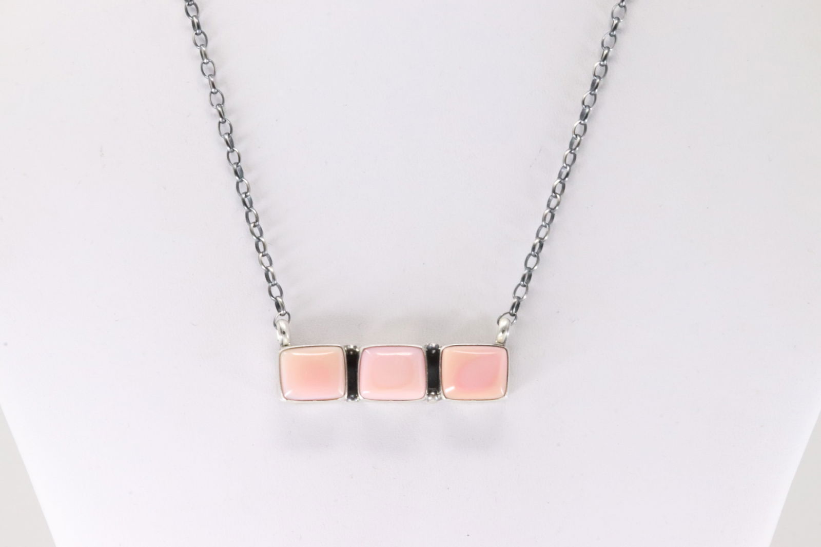 Native America Navajo Sterling Silver Pink Conch Shell Necklace By Donovan Skeets. (1 of 4)