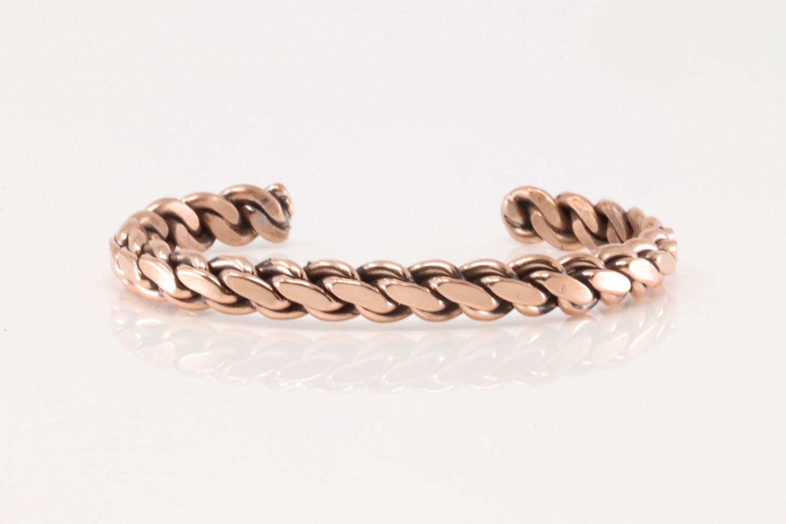 Native America Navajo Copper Bracelet Cuff By Elaine Tahe.: This is a Native America Navajo Copper Bracelet Cuff By Elaine Tahe.