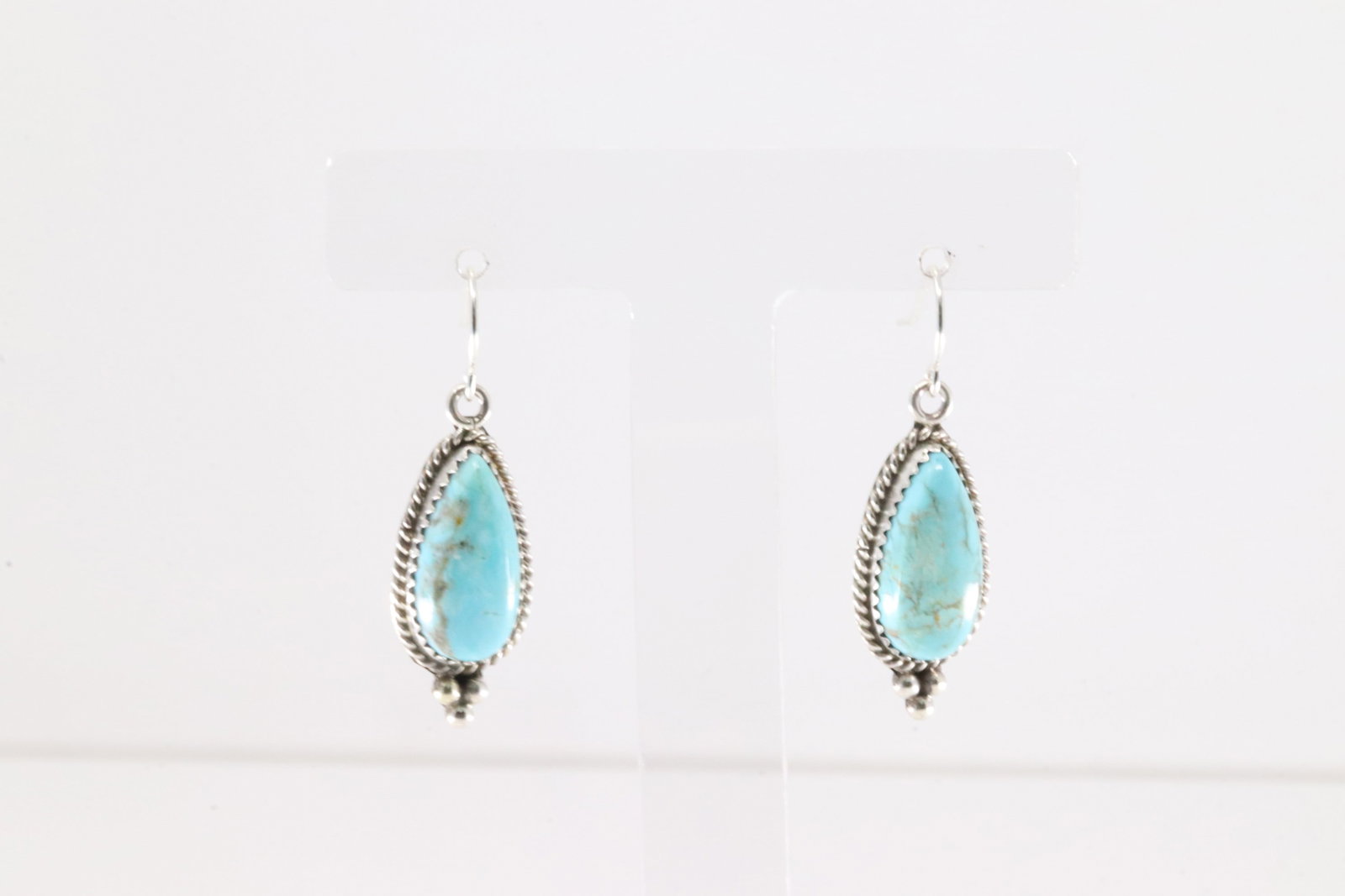 Native America Navajo Sterling Silver Kingman Turquoise Dangling Earring's By Theresa Smith.: This is a Native America Navajo Sterling Silver Kingman Turquoise Dangling Earring's By Theresa Smith.