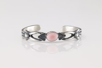 Native America Navajo Sterling Silver Pink Conch Shell Bracelet Cuff By Kevin Billah.