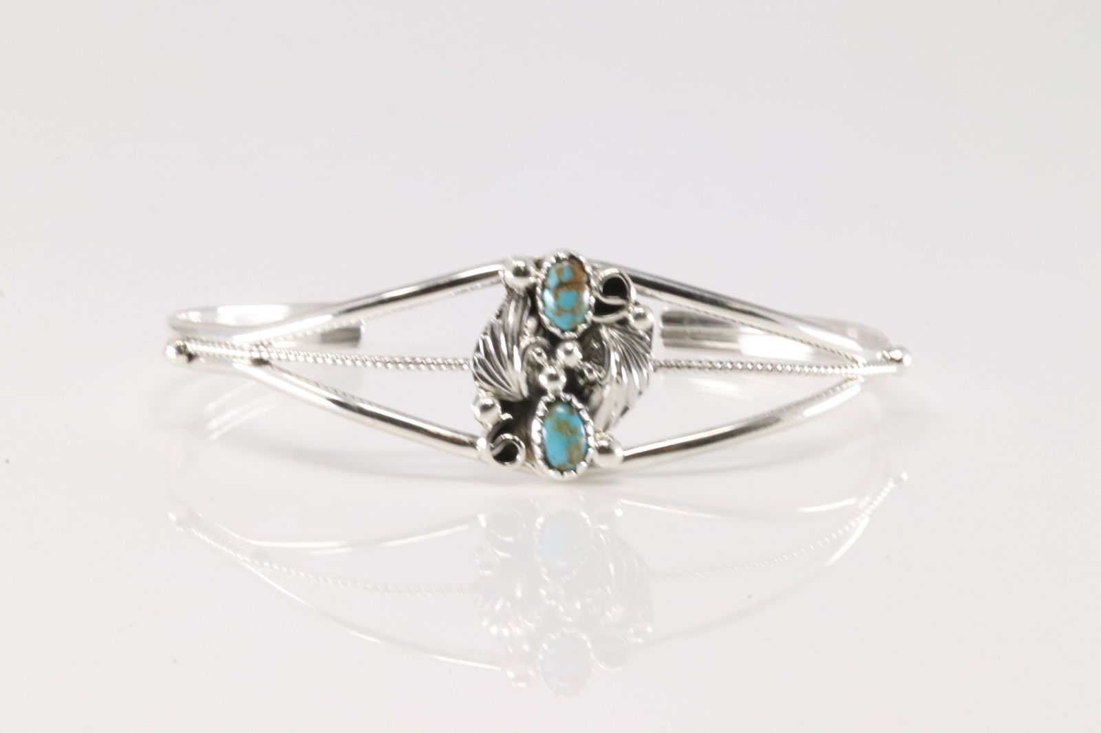 Native America Navajo Sterling Silver Turquoise Bracelet Cuff By Harris Largo.: This is a Native America Navajo Sterling Silver Turquoise Bracelet Cuff By Harris Largo.