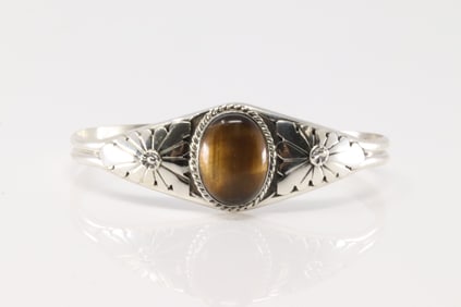 Native America Navajo Sterling  Silver Tiger Eye Bracelet Cuff By Reene Yazzie.