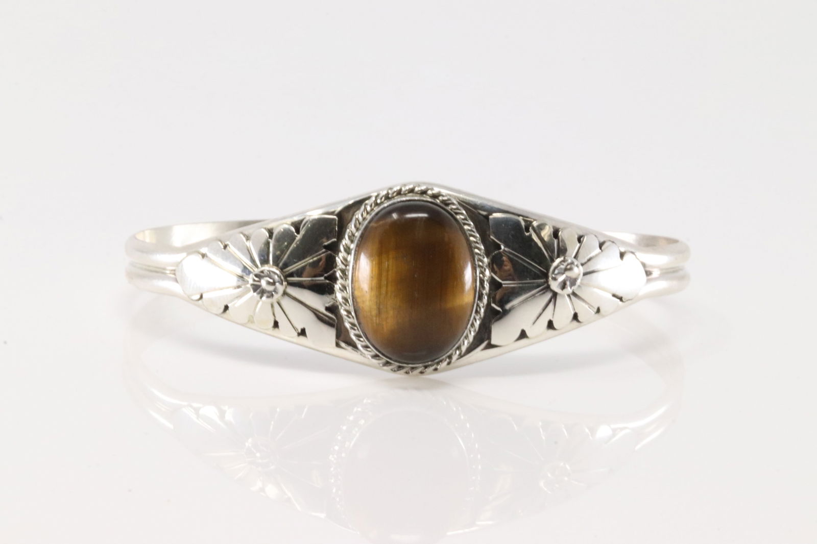 Native America Navajo Sterling  Silver Tiger Eye Bracelet Cuff By Reene Yazzie. (1 of 4)