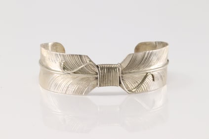 Native America Navajo Sterling Silver Feather Bracelet Cuff By B.Begay.