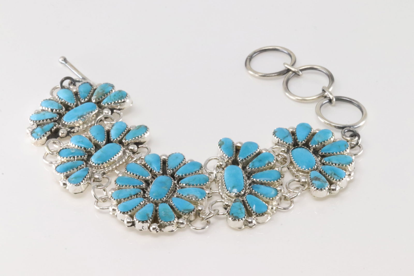 Native America Navajo Sterling Silver Kingman Turquoise Bracelet Link By Alicia Wilson.: This is a Native America Navajo Sterling Silver Kingman Turquoise Bracelet Link By Alicia Wilson. Barcelet length: 8.00" Adjustable.