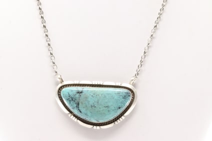 Native America Navajo Sterling Silver Kingman Turquoise Necklace By Alfred Martinez.