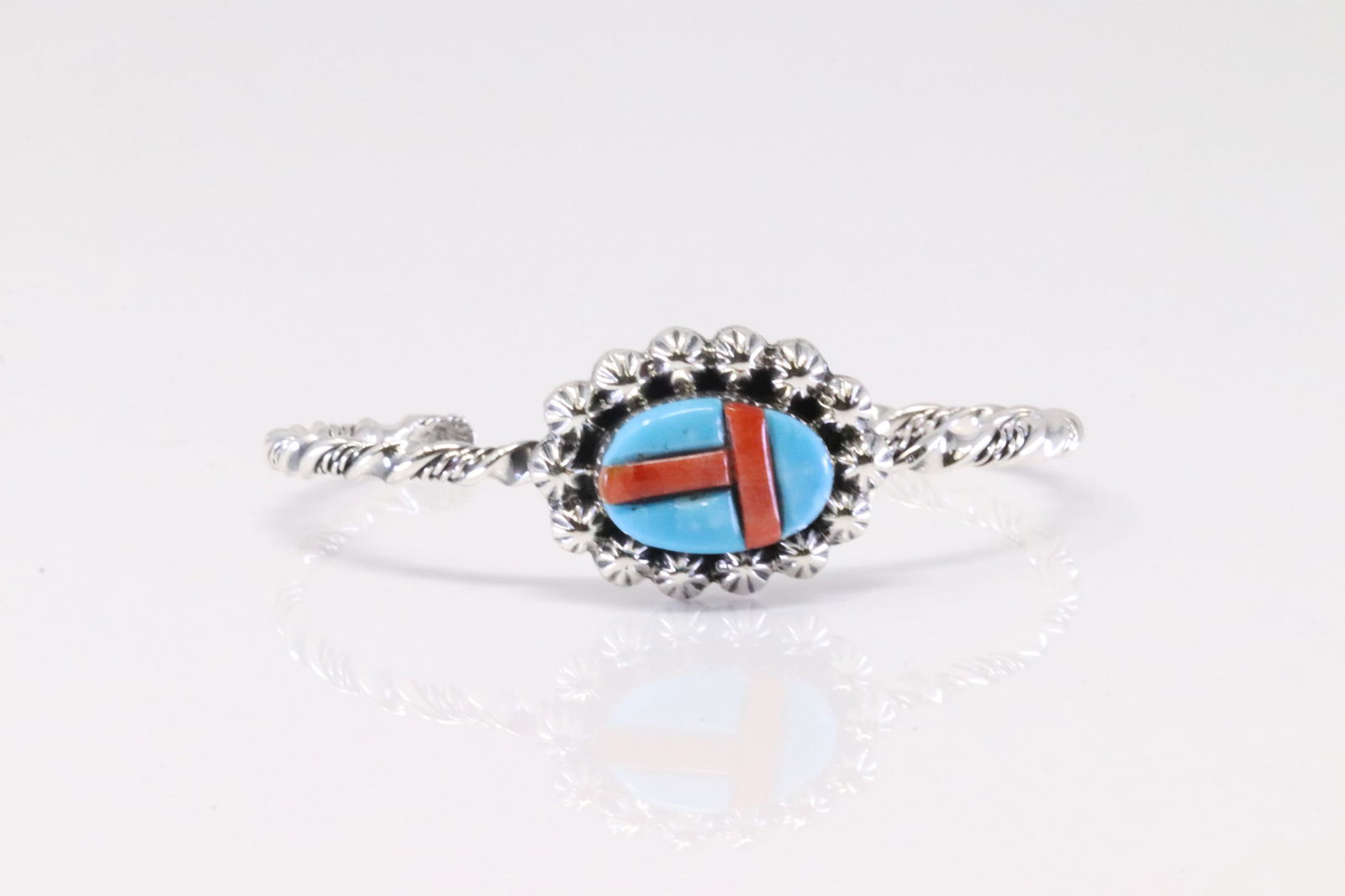 Native America Navajo Sterling Silver Spiny Oyster & Turquoise Bracelet Cuff By Sadie Jim.: This is a Native America Navajo Sterling Silver Spiny Oyster & Turquoise Bracelet Cuff By Sadie Jim.