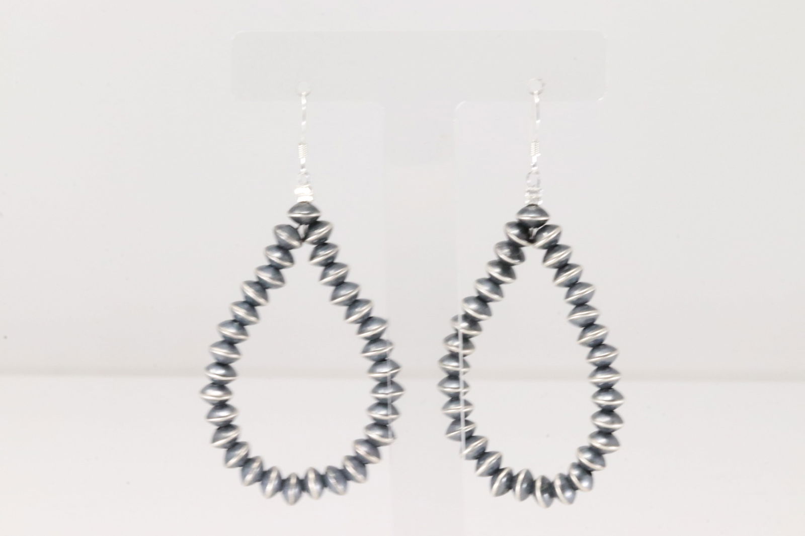 Native America Navajo Sterling Silver Pearl Beaded Dangling Earring's By Louise Joe.: This is a Native America Navajo Sterling Silver Pearl Beaded Dangling Earring's By Louise Joe.