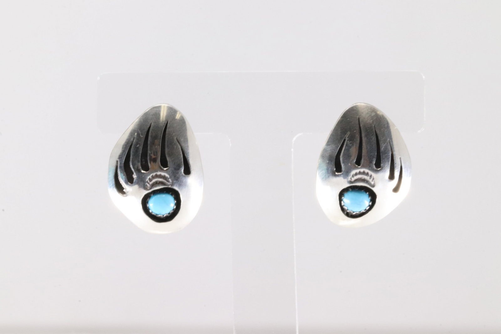 Native America Navajo Sterling Silver Bear Paw Turquoise Post Earring's By Ervin Begay.: This is a Native America Navajo Sterling Silver Bear Paw Turquoise Post Earring's By Ervin Begay.