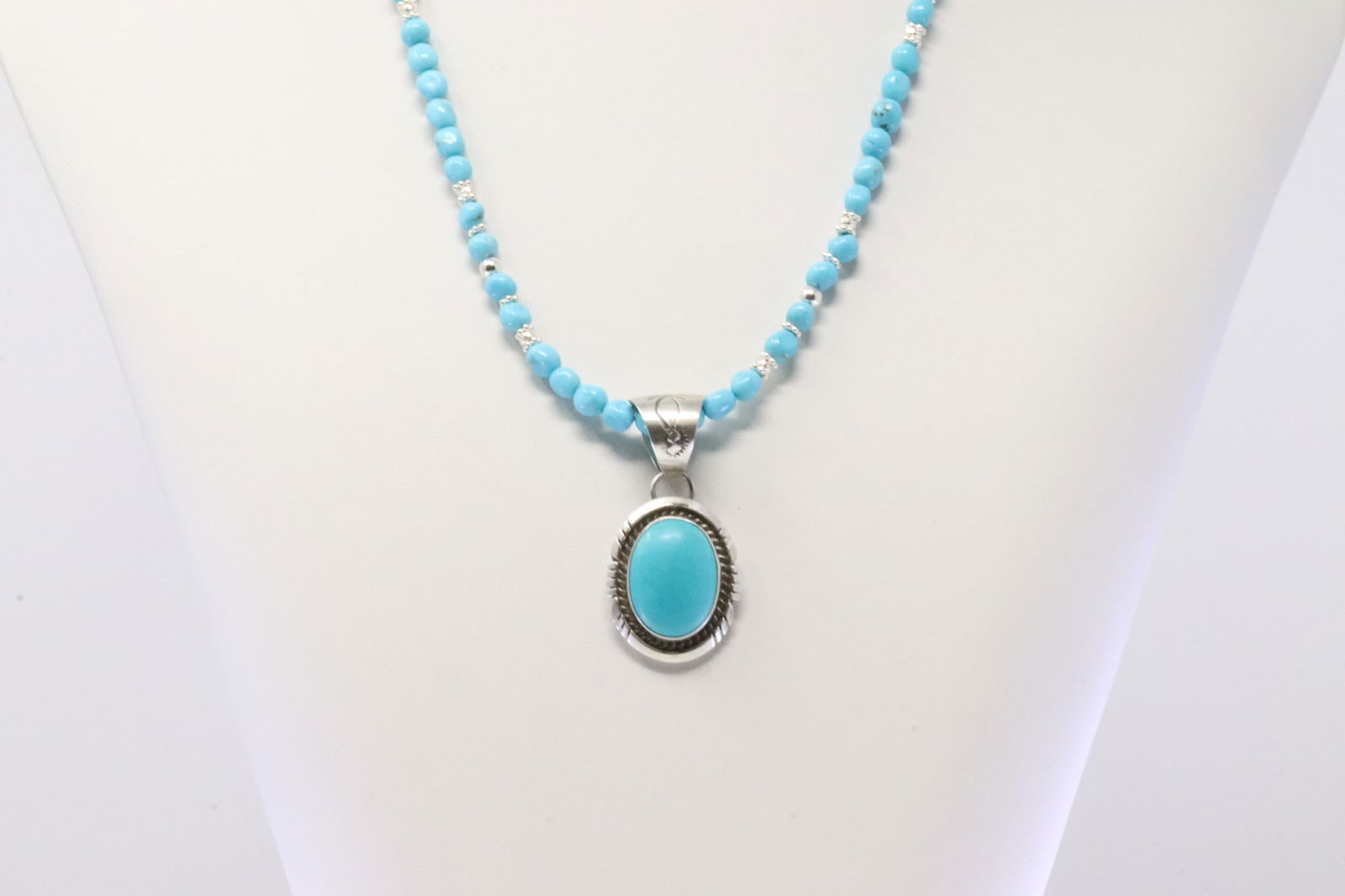 Native America Navajo Sterling Silver Kingman Turquoise Pendant By Alfred Martinez / With Pearl: This is a Native America Navajo Sterling Silver Kingman Turquoise Pendant By Alfred Martinez / With Pearl Beaded Necklace. Necklace length: 18.00"
