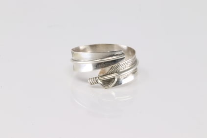 Native America Navajo Sterling Silver Feather Ring.