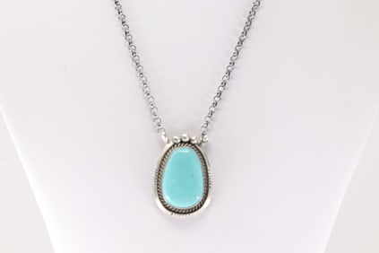 Native America Navajo Sterling Silver Kingman Turquoise Necklace By Alfred Martinez.