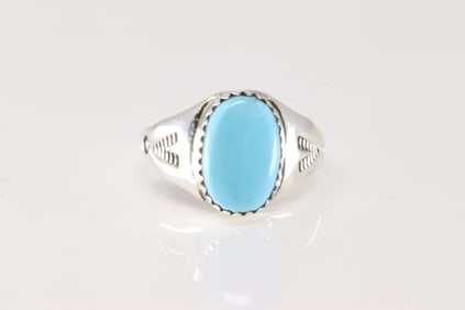 Native America Navajo Sterling Silver Turquoise Ring.