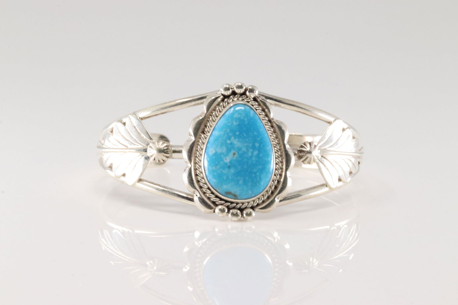 Native America Navajo Sterling Silver Kingman Turquoise Bracelet Cuff By Allanna Yellow.: This is a Native America Navajo Sterling Silver Kingman Turquoise Bracelet Cuff By Allanna Yellow.