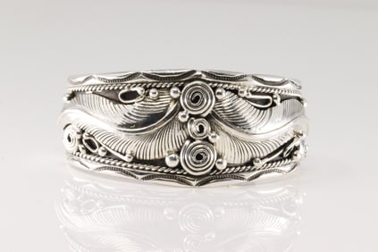 Native America Navajo Sterling Silver Solid Bracelet Leaf Cuff By Darrell Morgan.