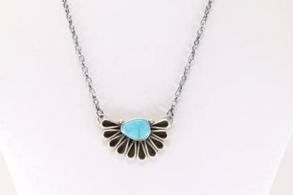 Native America Navajo Sterling Silver Kingman Turquoise Necklace By Geraldine James.